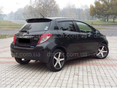 Спойлер козирок на кришку багажника Toyota Yaris 2011-2015 ABS пластик під фарбування артикул 6063