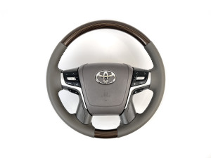 Кермо у зборі сіре зі світлим деревом Toyota Land Cruiser 200 / Prado 150