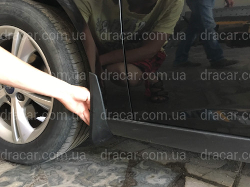 Бризковики передні Ford Focus 3 2011-2018 СЕДАН І ХЕТЧБЕК, комплект 2шт. артикул 4615