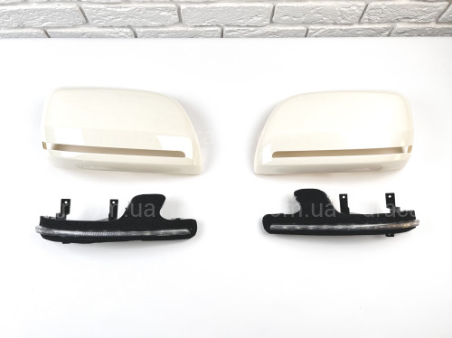 Кришки дзеркал з повторювачами поворотів Toyota LC 200 2007-2011 / Lexus LX 570 2007-2011 колір білий артикул 4090
