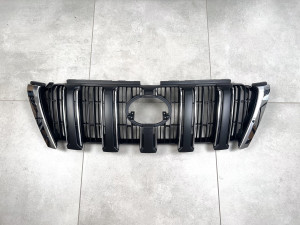 Решітка радіатора штатна Toyota Land Cruiser Prado 150 2013-2017 колір чорний 