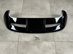 Спойлер козирок Ford Fiesta хетчбек 2011-2017, черный глянец
