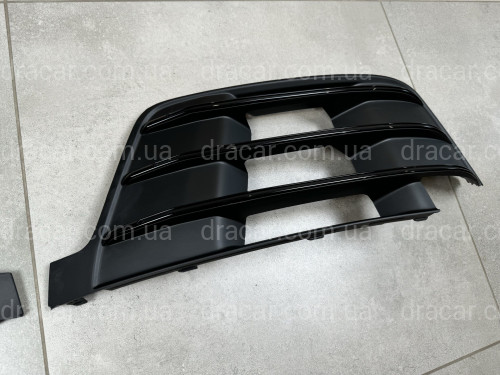 Решітки бамперу S-Line БЕЗ РАДАРУ Audi Q7 4M 2015-2019 чорні 2шт, ліва 4M0 807 681 D GXE T94 / права 4M0 807 682 D GXE T94 артикул 8571