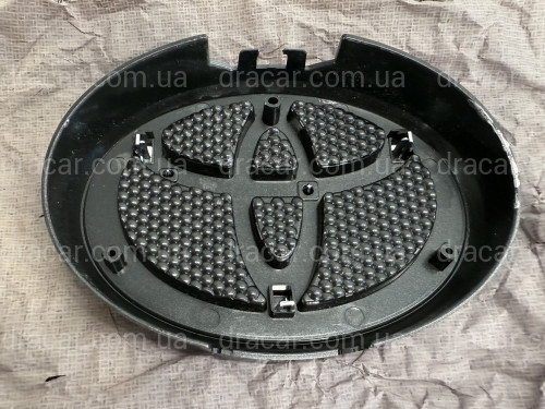 Емблема з подіумом Toyota Land Cruiser Prado 150 2013-2017, колір сірий артикул 6026