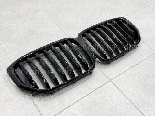 Решітка ніздрі BMW X5 G05 LCI 2023 - під камеру 51135A67CC6 артикул 5706