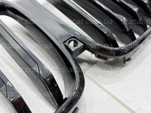 Решітка ніздрі BMW X5 G05 LCI 2023 - під камеру 51135A67CC6 артикул 5706