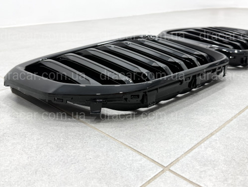 Решітка ніздрі BMW X5 G05 LCI 2023 - під камеру 51135A67CC6 артикул 5706