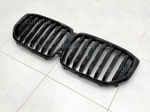 Решітка ніздрі BMW X5 G05 LCI 2023 - під камеру 51135A67CC6 артикул 5706