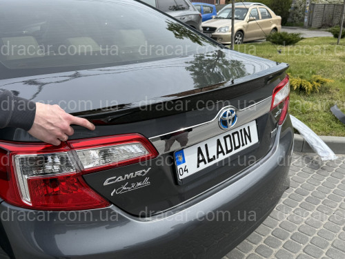 Спойлер ліп багажника Toyota Camry 50 USA 2012-2014 ABS пластик, колір чорний глянець артикул 9470