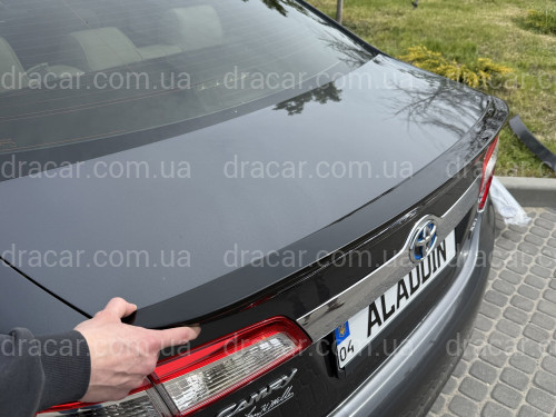 Спойлер ліп багажника Toyota Camry 50 USA 2012-2014 ABS пластик, колір чорний глянець артикул 9470