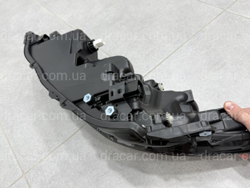 Права фара Toyota Camry 80 XSE USA 2023- артикул 9779