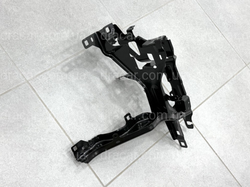 Кронштейн кріплення фари правий 51647421710 для BMW X5 G05 артикул 9868