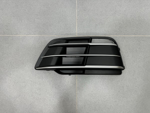 Решітка протитуманки матова (ліва) - S Line - AUDI Q5 2017-2020 (FY) 80D807679J