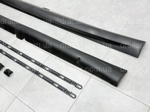 Накладки на пороги R20 для Volkswagen Golf 6 2008-2013 артикул 10201