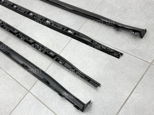Леза на пороги R-Line для Volkswagen Golf 8 2022- артикул 10203