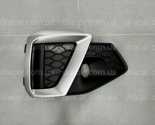 Права накладка переднього бампера хром 8WD 807 682 M для Audi A4 B9 РЕСТАЙЛІНГ 2020-2023 артикул 10265