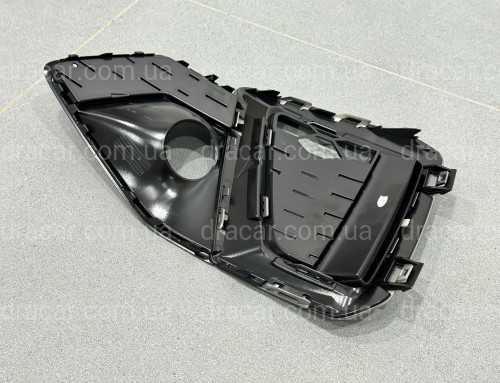 Права накладка переднього бампера сіра 8WD 807 682 M для Audi A4 B9 РЕСТАЙЛІНГ 2020-2023 артикул 10357