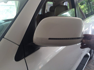 Кришки дзеркал з повторювачами поворотів Toyota LC 200 2007-2011 / Lexus LX 570 2007-2011 колір білий