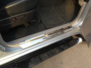 Накладки на пороги Mitsubishi Pajero Sport 2009-2015 Premium
