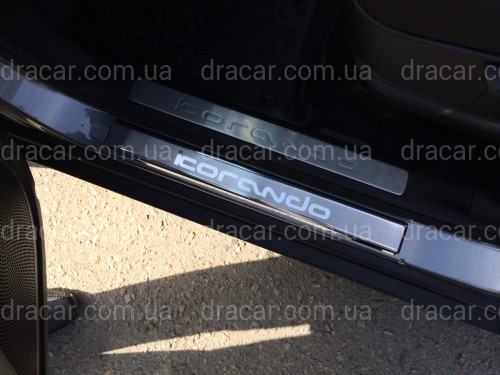 Накладки на пороги SsangYong Korando 2010- на метал артикул 2045