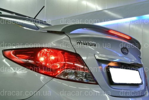Спойлер на багажник Hyundai Accent 2011-2015 зі стоп сигналом ABS кріплення на скоби (під фарбування) артикул 3876