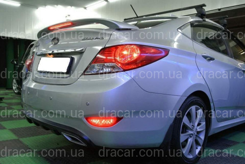 Спойлер на багажник Hyundai Accent 2011-2015 зі стоп сигналом ABS кріплення на скоби (під фарбування) артикул 3876